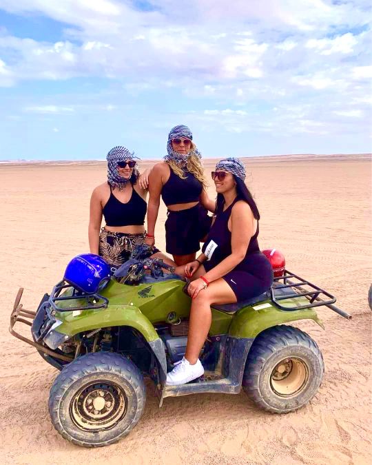 Drei Stunde Quad Fahren in der Wüsste von Hurghada bei TMXREISEN-Mögliche Aktivitäten in Hurghada-Quad Safari Hurghada-Safari Hurghada-3 Stunden-Quad Safari Hurghada-Hurghada Touren