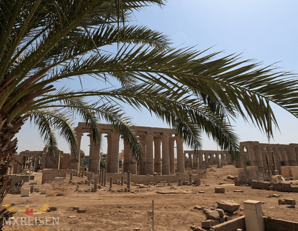 Nach Luxor mit Flug von Scharm El Scheich